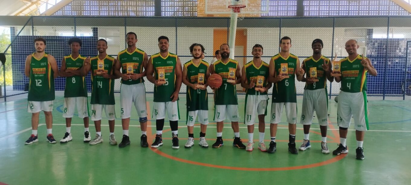 Prefeitura parabeniza time teixeirense campeão na Copa Belmonte de Basquete.