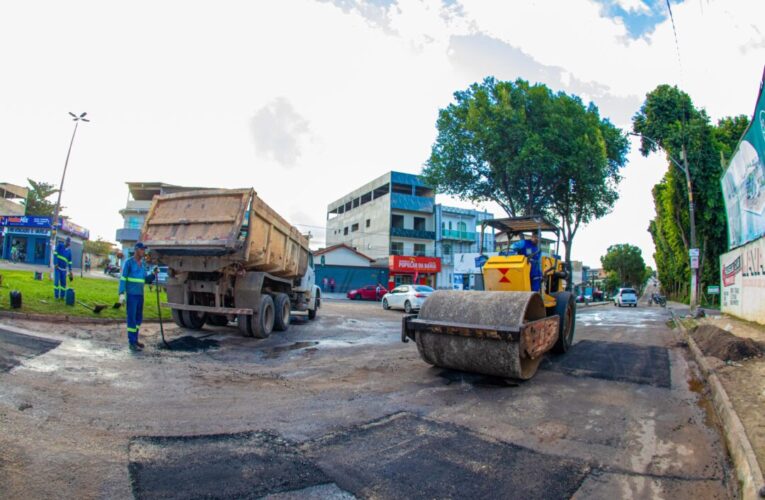 Prefeitura intensifica Operação Tapa-Buraco para garantir mais segurança e conforto aos teixeirenses.