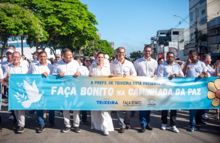 Teixeira de Freitas realizou a Caminhada da Paz em defesa dos direitos de crianças e adolescentes.