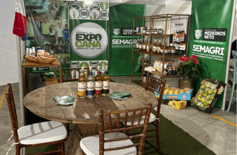 Secretaria de Agricultura de Medeiros Neto marca presença no Abre Safra 2025 da Bahia Coffe.
