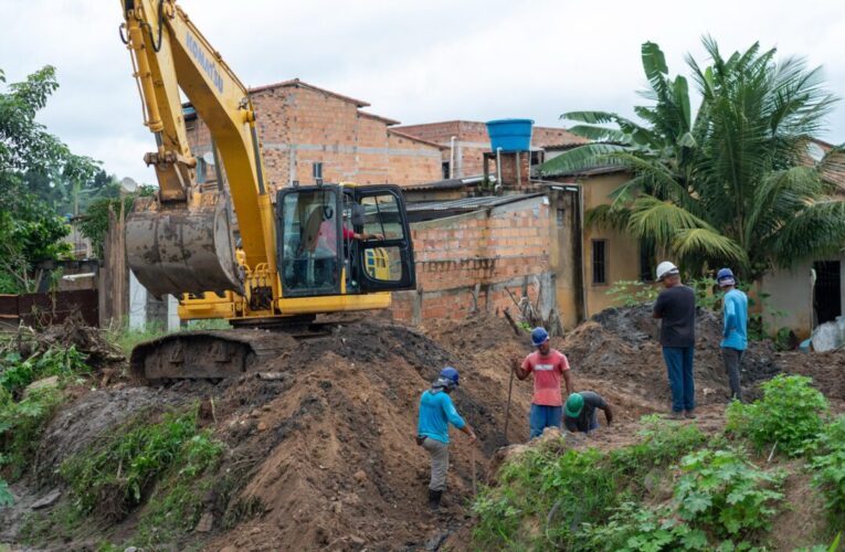 Obras da Prefeitura no Redenção avançam com foco em microdrenagem e planejamento para novas frentes de serviço.
