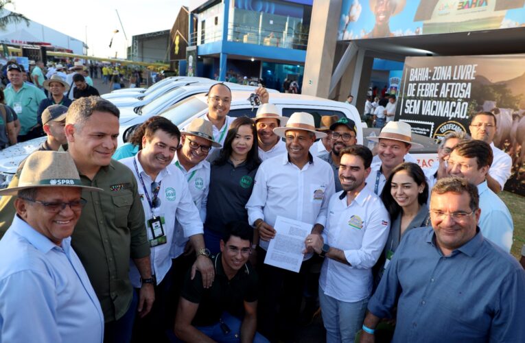 Bahia Farm Show: Estado entrega veículos para a fiscalização da produção agropecuária.