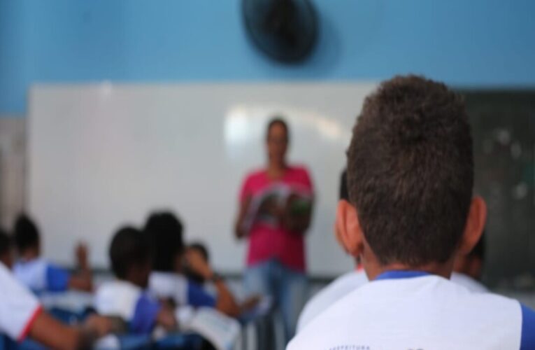 Prefeitura de Teixeira de Freitas abre processo seletivo para estagiários da Educação Inclusiva.