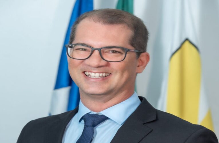 É FAKE NEWS: DR. MARCELO BELITARDO NÃO SE FILIOU AO PT, CONFIRMAM PREFEITO E DIREÇÃO DO PARTIDO.