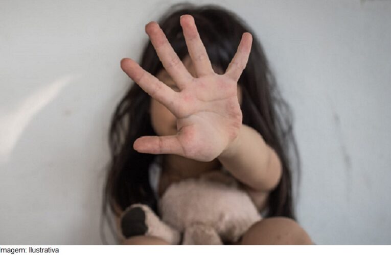 Criança de 3 anos é vítima de estupro em Itanhém; Suspeito “Mazinho” é procurado.
